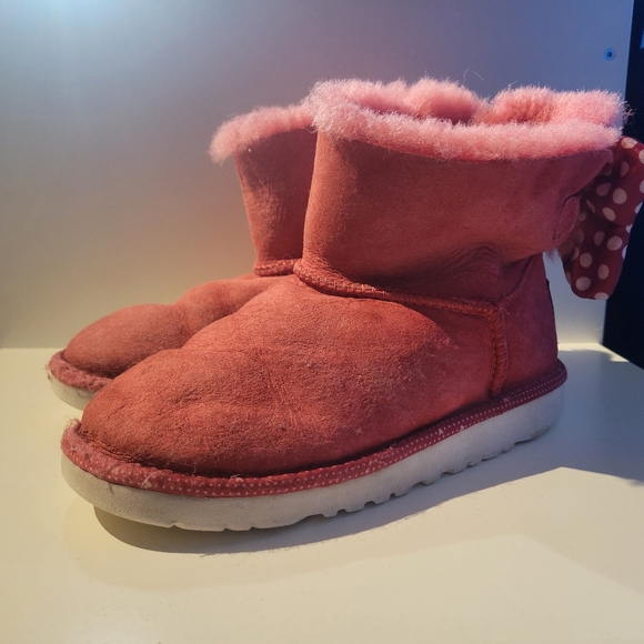 Disney Ugg boots girls sz 2 - Picture 2 of 8